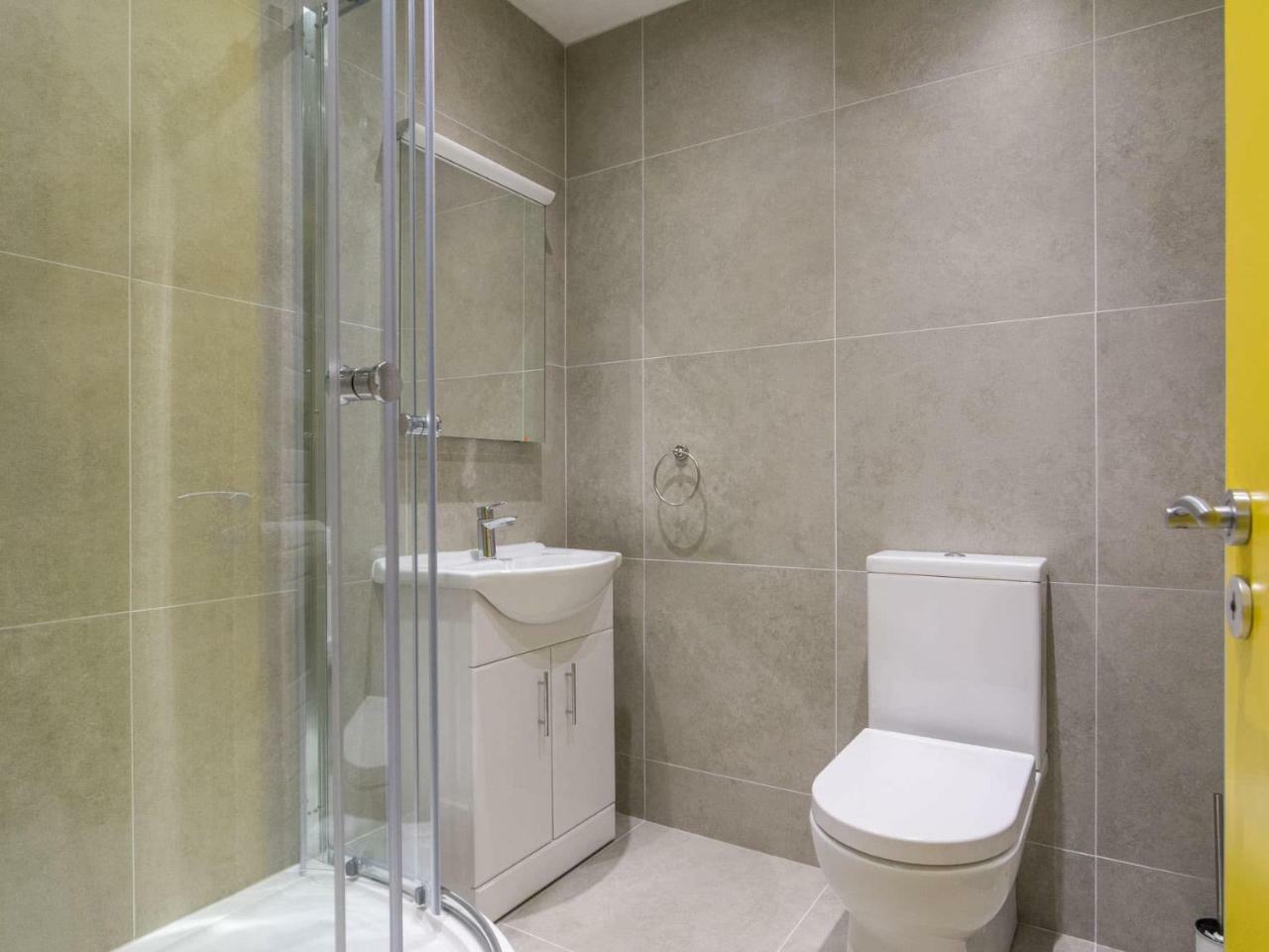 Central Belfast Apartments: Citygate Apartments III Apartment *
